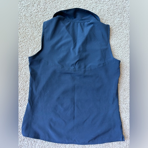 ⛳️ Women’s Puma Sleeveless Golf Shirt - Size XS - Picture 2 of 3